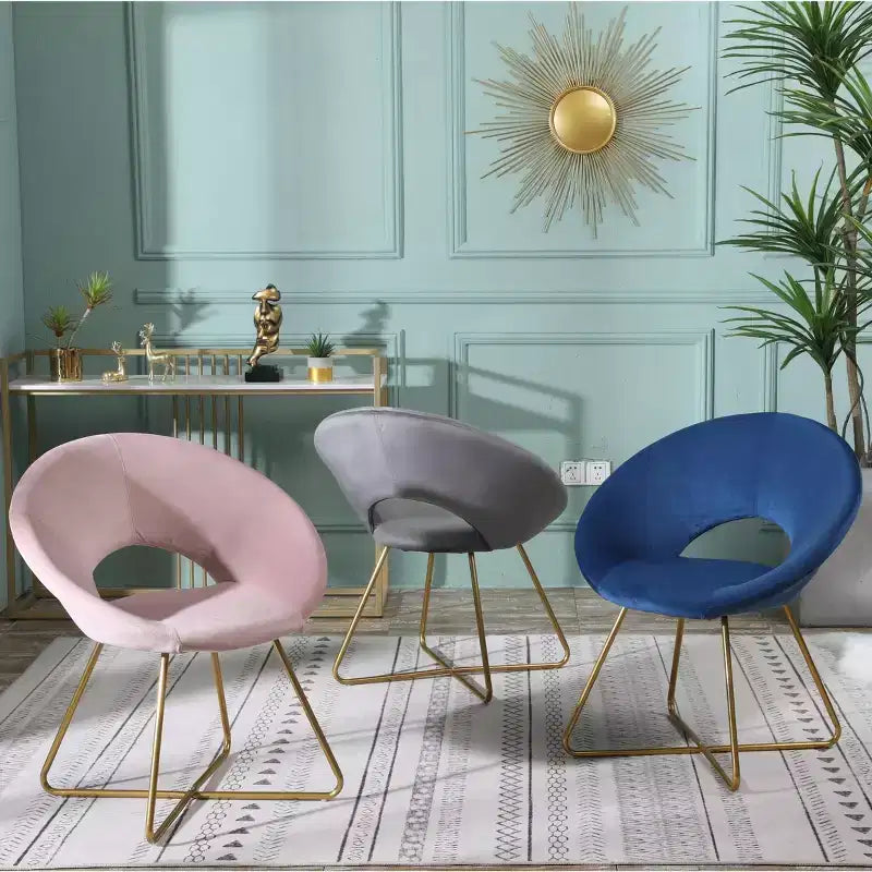 Fauteuil d'appoint en velours soyeux, rose avec piétement doré