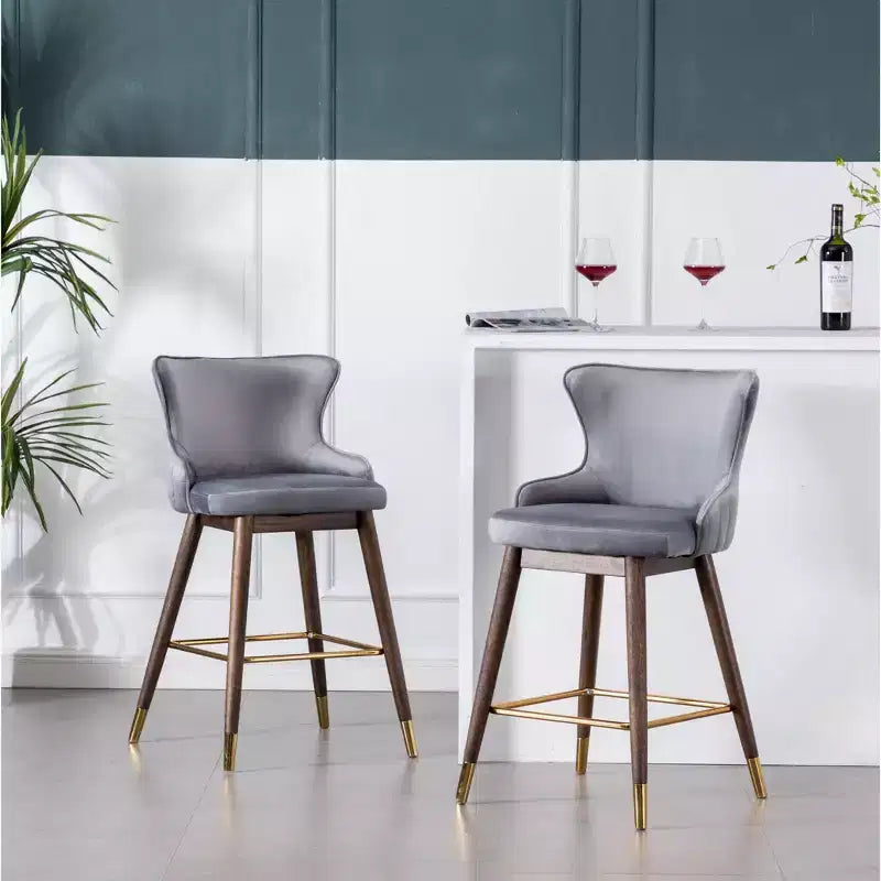 Tabourets de comptoir à dossier haut et ailes, recouverts de tissu, gris