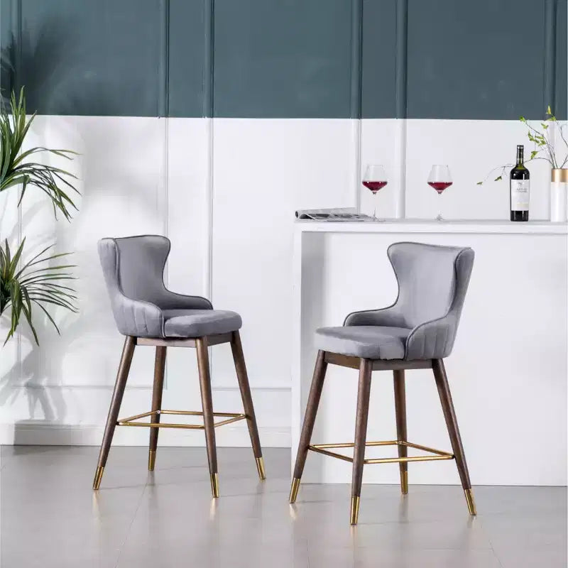 Tabourets de comptoir à dossier haut et ailes, recouverts de tissu, gris