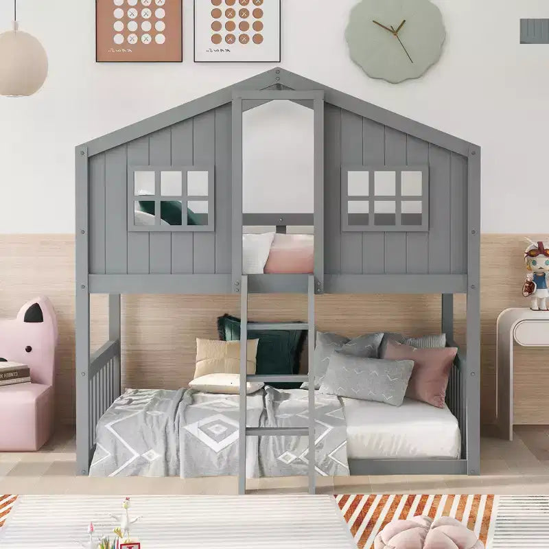 Lit superposé en forme de maison avec échelle, lits jumeaux