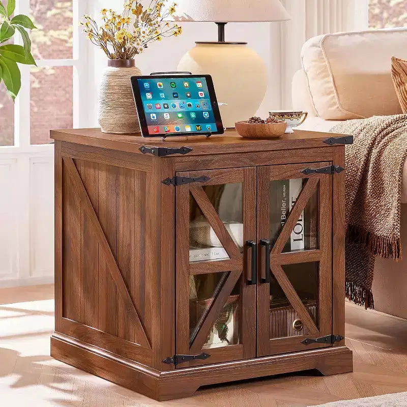 Table de chevet de ferme avec porte coulissante en verre de style grange avec station de recharge Étagère réglable